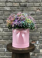Цветочная композиция из Гипсофила и Розы в шляпной коробке в Добруни