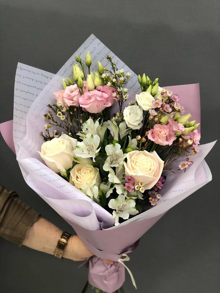 Букет цветов из: Альстромерии, Розы и Лизиантусы в Добруни