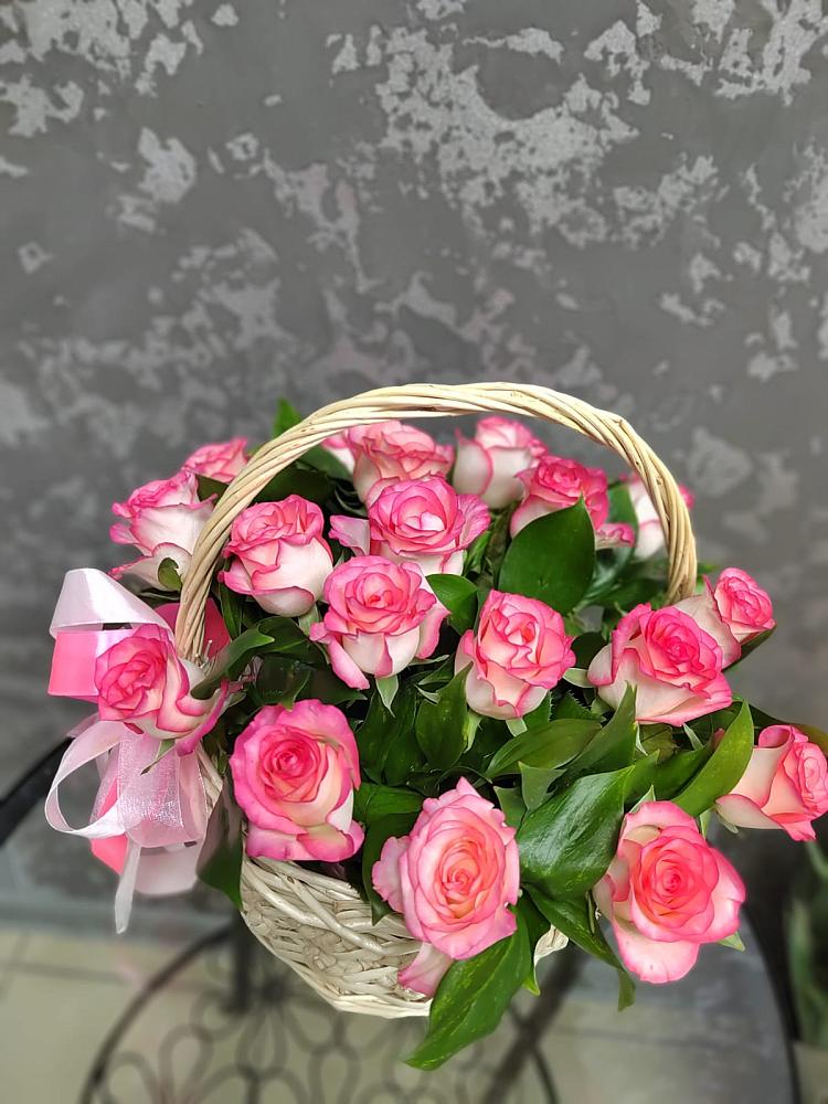 Цветочная композиция из Розы в корзине в Добруни