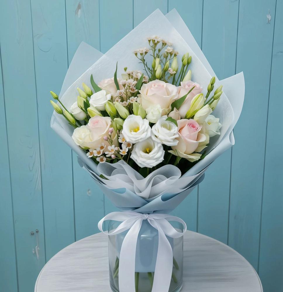 Букет цветов из: Розы и Лизиантусы в Добруни