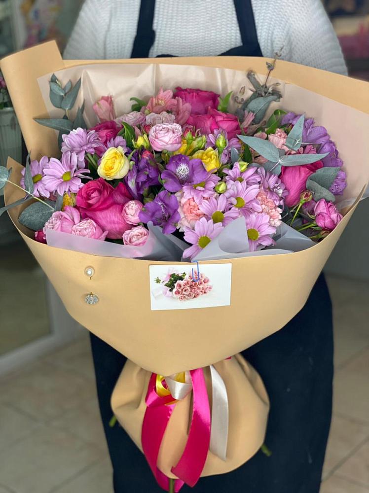 Букет цветов из: Хризантемы, Гвоздики и Альстромерии в Добруни