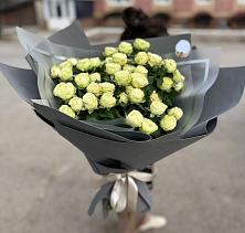 Букет Белые кустовые розы Солинеро в Добруни