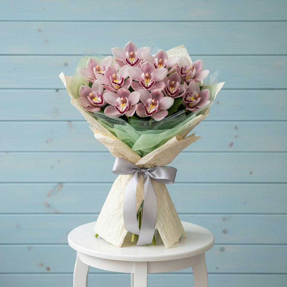 Букет цветов из: Орхидеи и Розы в Добруни