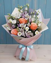 Букет цветов из:  Лизиантусы, Розы, Альстромерии и Гипсофила в Добруни