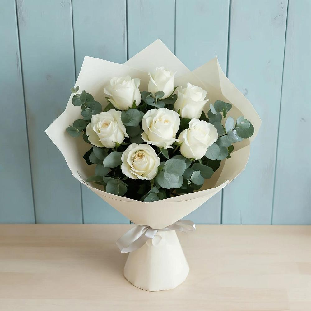 Букет Белые розы в Эвкалипте в Добруни