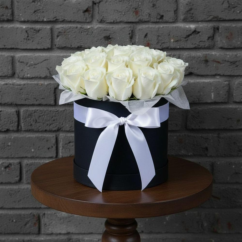 Цветочная композиция из Розы в шляпной коробке в Добруни