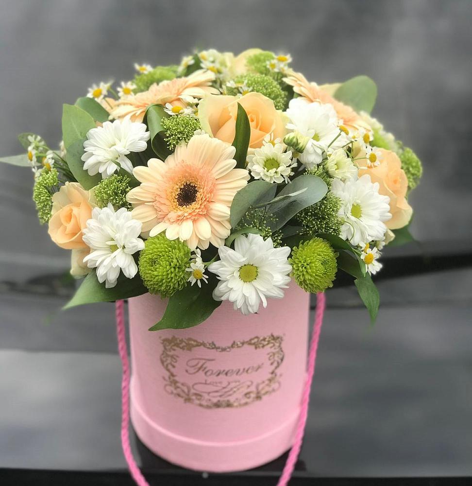 Цветочная композиция из Розы, Герберы и Хризантемы в шляпной коробке в Добруни