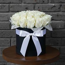 Цветочная композиция из Розы в шляпной коробке в Добруни